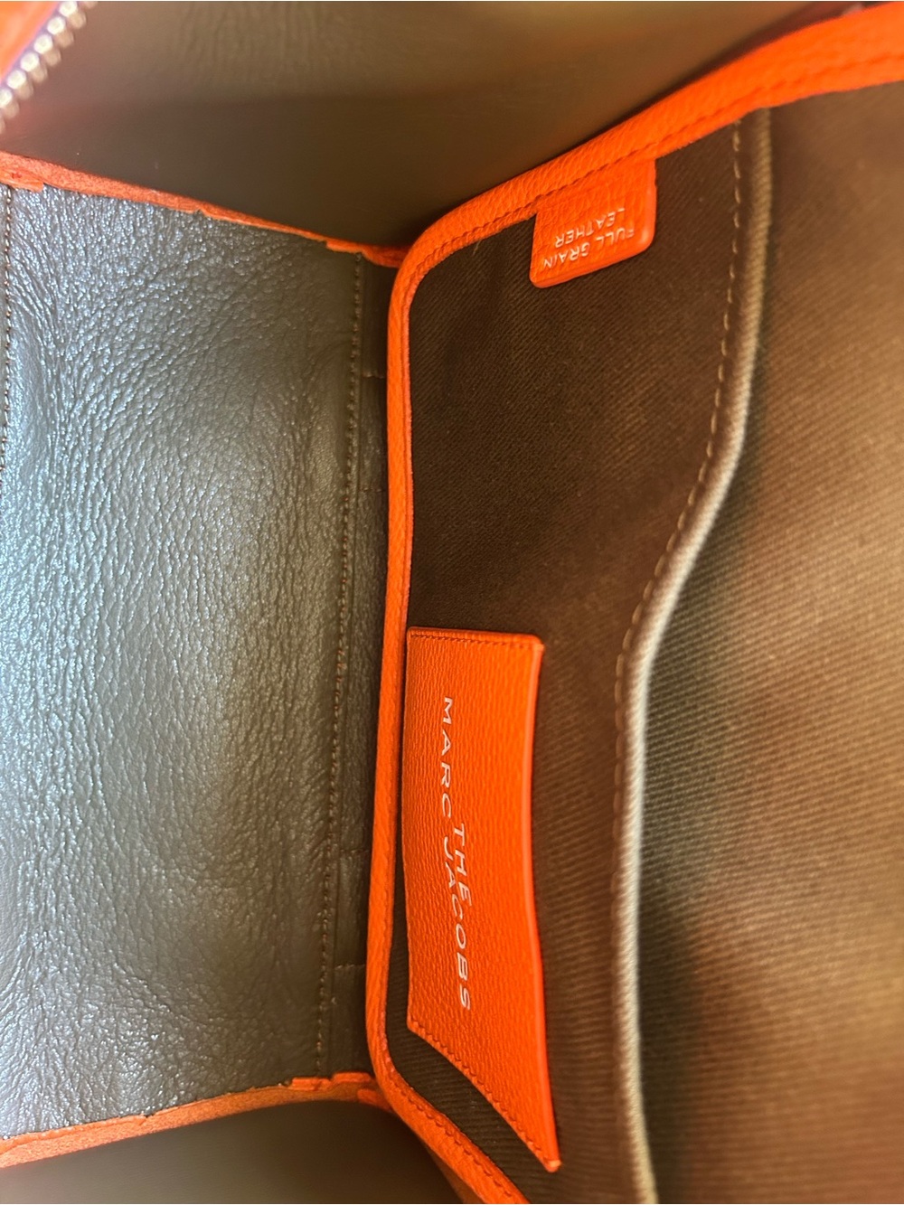 Authentic Marc Jacobs The Small Tote Leather In Dragon Fire Orange EUC - Picture 3 of 9